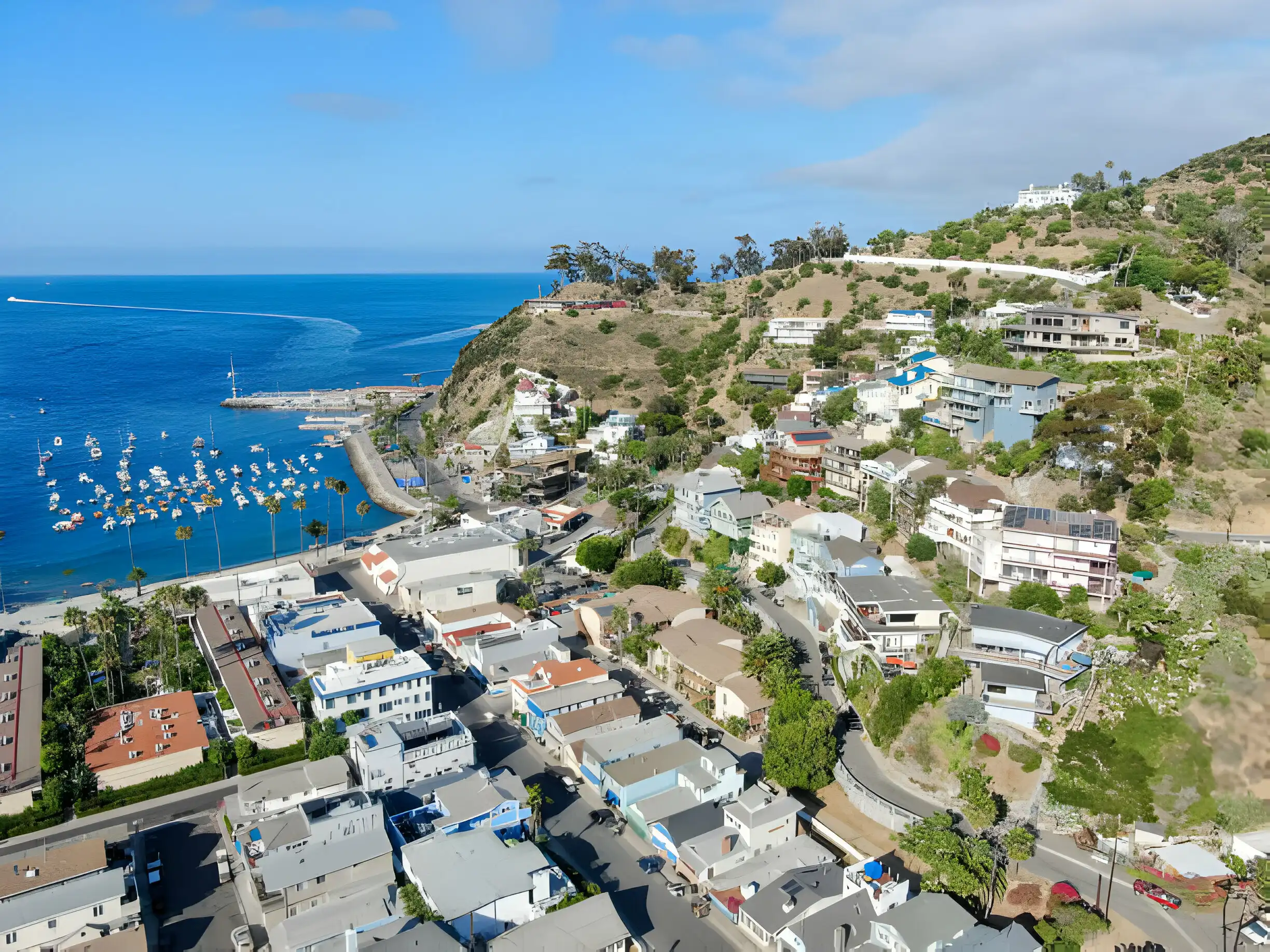 Do People Live On Catalina Island?