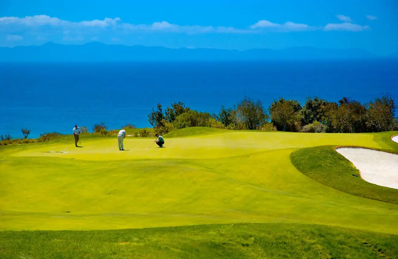 Shopping and entertainment on Catalina Island
