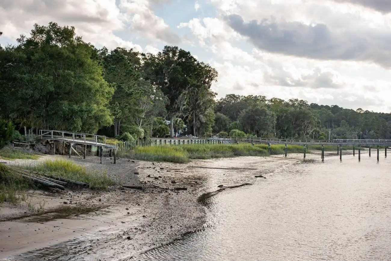 How Big is Daufuskie Island?